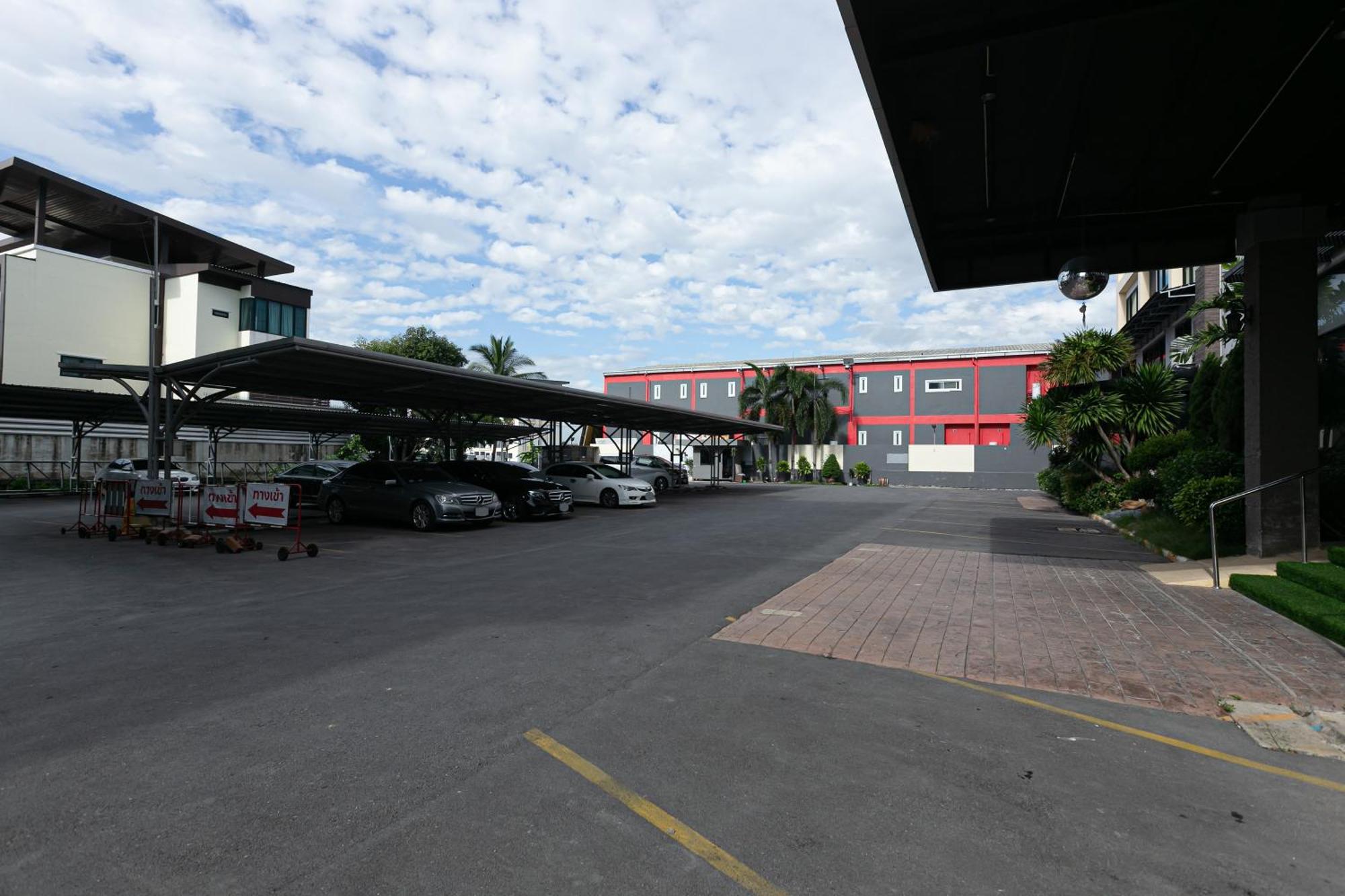 Grand Ratchapruek Hotel Pak Kret Esterno foto