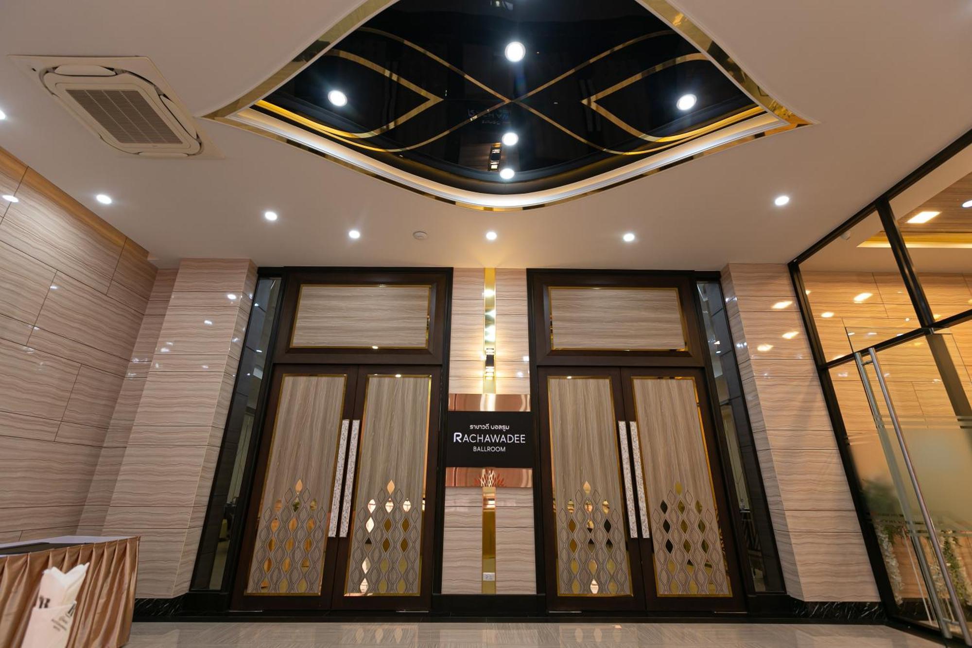 Grand Ratchapruek Hotel Pak Kret Esterno foto