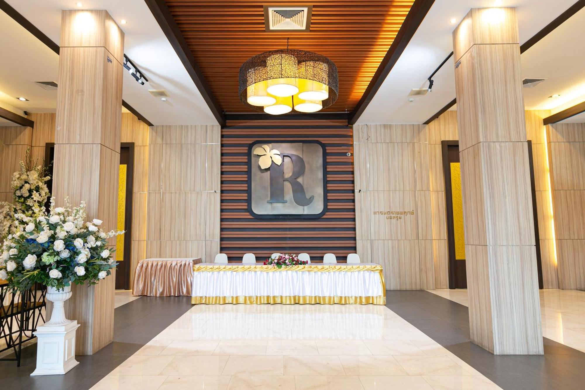 Grand Ratchapruek Hotel Pak Kret Esterno foto