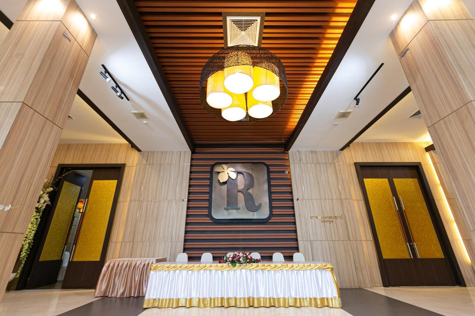 Grand Ratchapruek Hotel Pak Kret Esterno foto