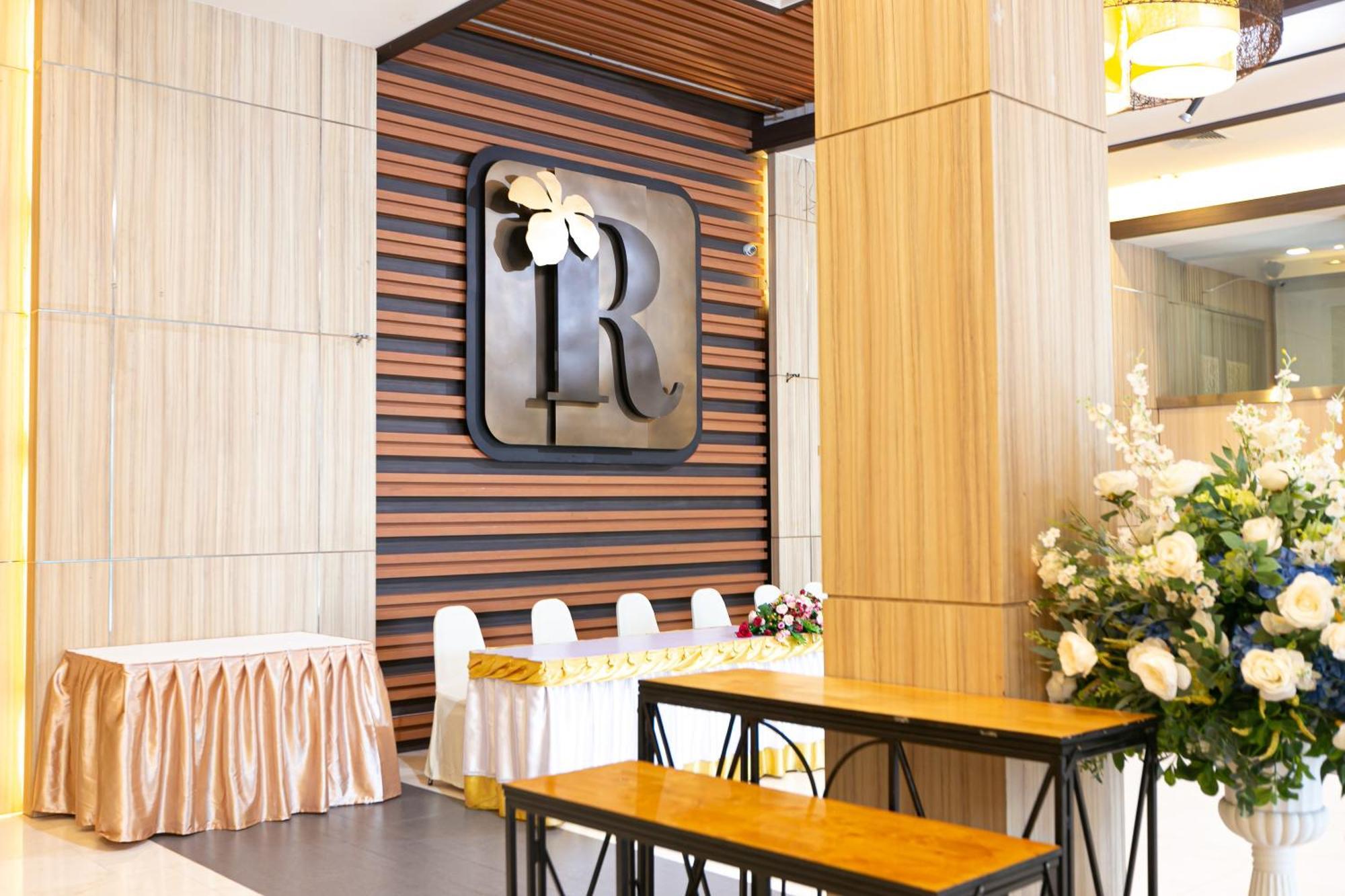 Grand Ratchapruek Hotel Pak Kret Esterno foto