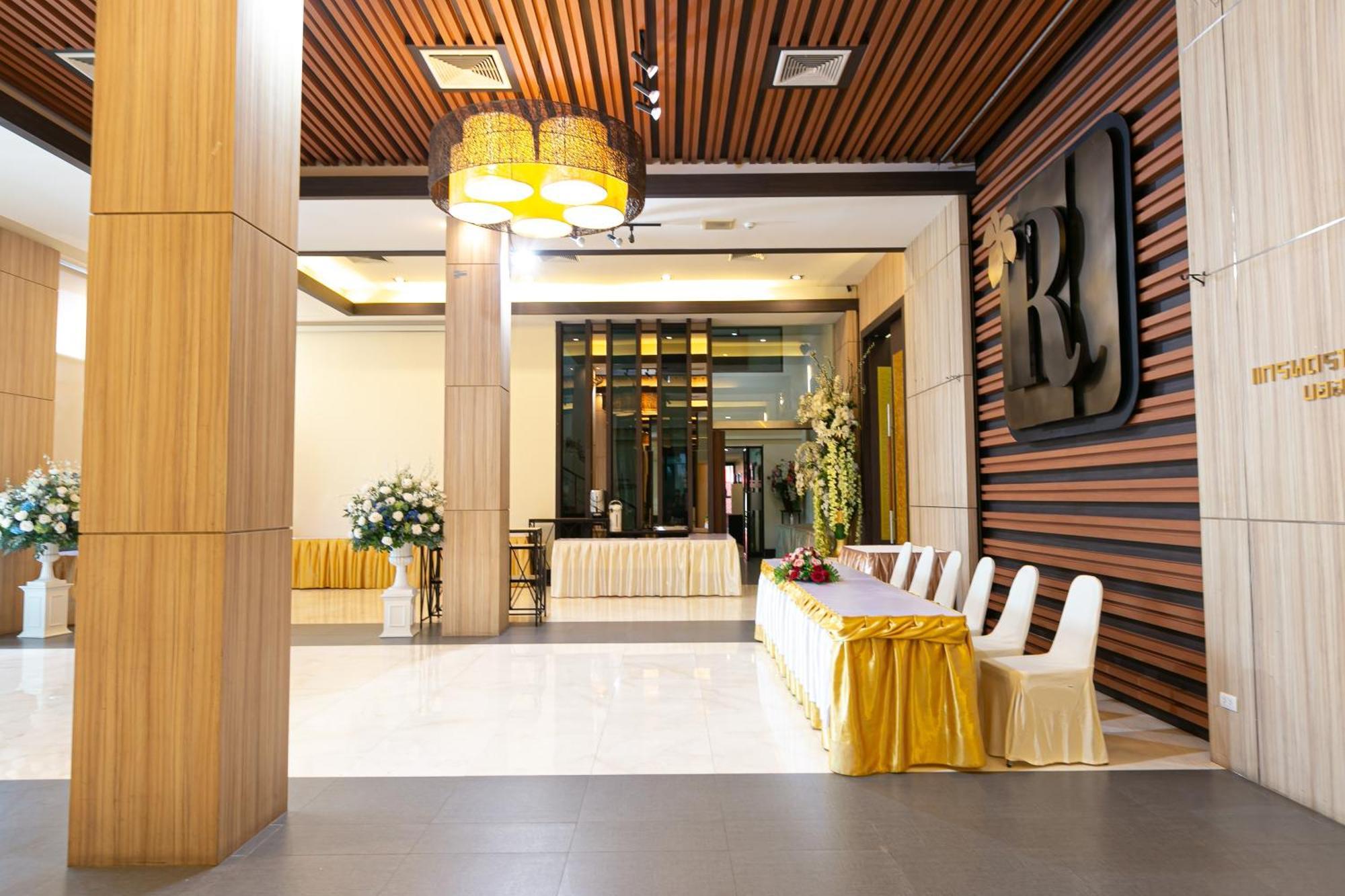 Grand Ratchapruek Hotel Pak Kret Esterno foto